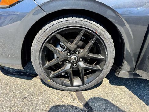 Used 2025 Honda Civic Sport image 32