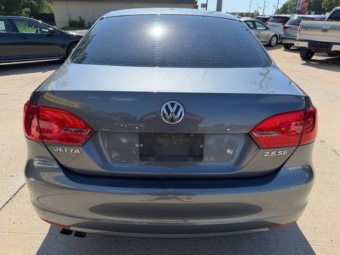 Used 2013 Volkswagen Jetta SE FWD image 6
