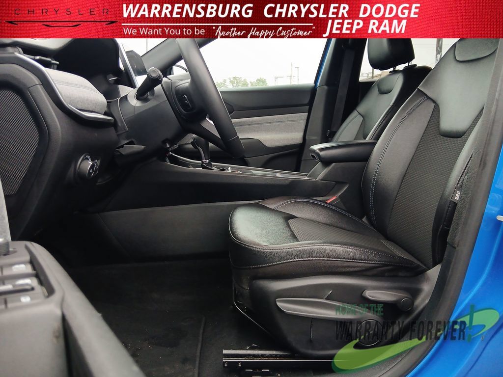 Used 2024 Jeep Compass Latitude AWD/4WD image 13