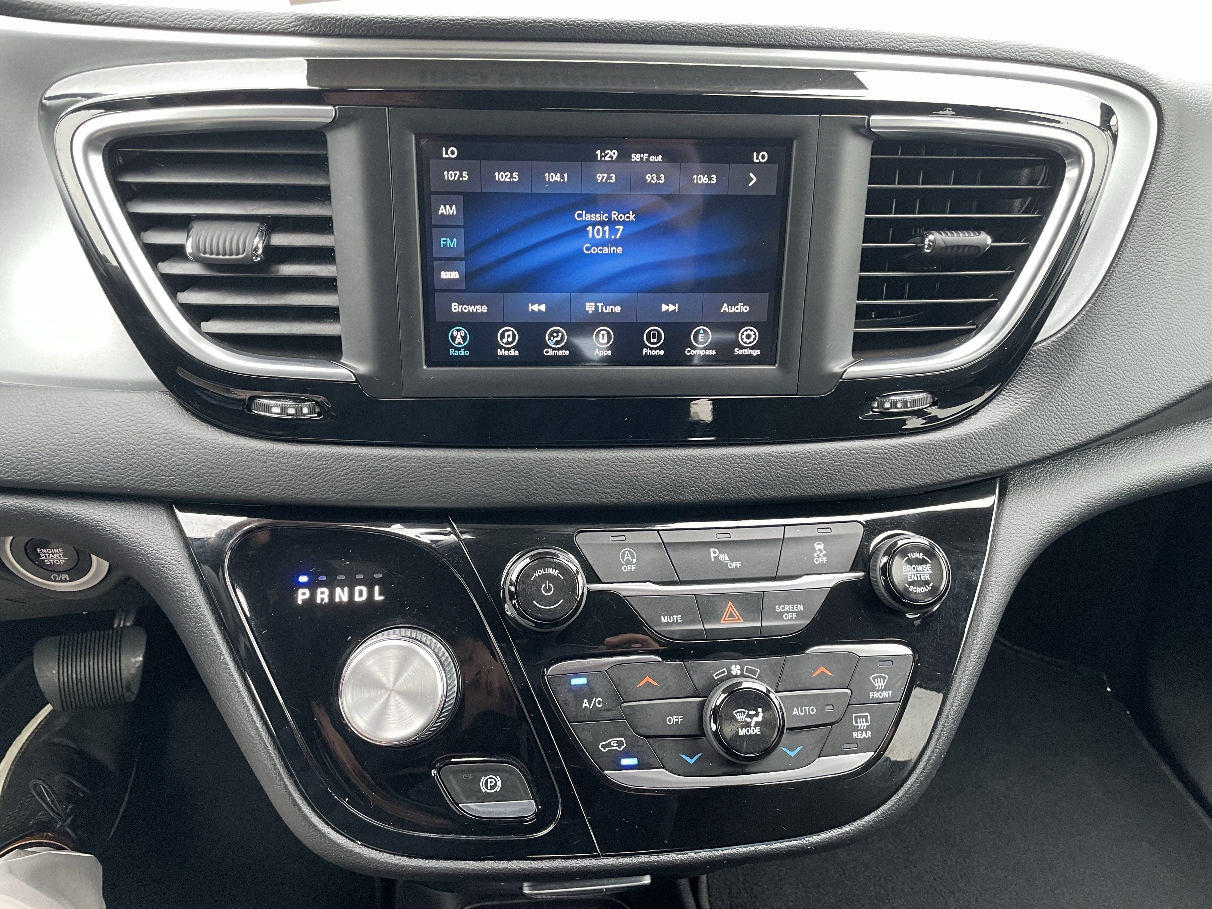 Used 2018 Chrysler Pacifica Touring Plus w/ S Appearance Package FWD image 20