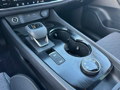 Certified 2023 Nissan Rogue SV AWD/4WD image 32