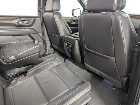 Used 2023 Chevrolet Suburban Premier image 34