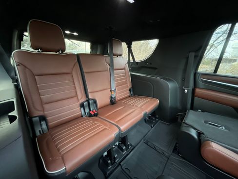 Used 2024 GMC Yukon XL Denali Ultimate image 31