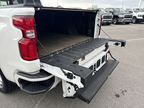 Used 2022 Chevrolet Silverado 1500 High Country w/ High Country Premium Package AWD/4WD image 34