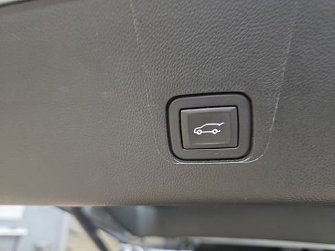 Used 2023 Chevrolet Traverse LT w/ LPO, Cargo Package image 15