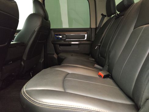 Used 2018 RAM 1500 Laramie RWD image 18