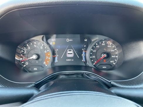 Used 2025 Jeep Compass Trailhawk AWD/4WD image 9