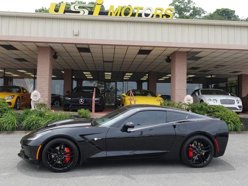 Used 2019 Chevrolet Corvette Stingray Coupe w/ 1LT RWD image 4