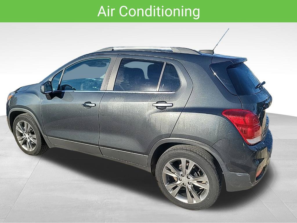 Used 2020 Chevrolet Trax LT w/ Sun & Sound Package FWD image 14