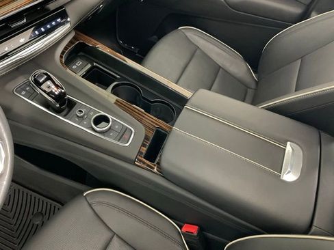 Certified 2023 Cadillac Escalade Premium Luxury w/ Performance Package image 17