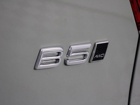 Certified 2025 Volvo XC40 B5 Core image 20