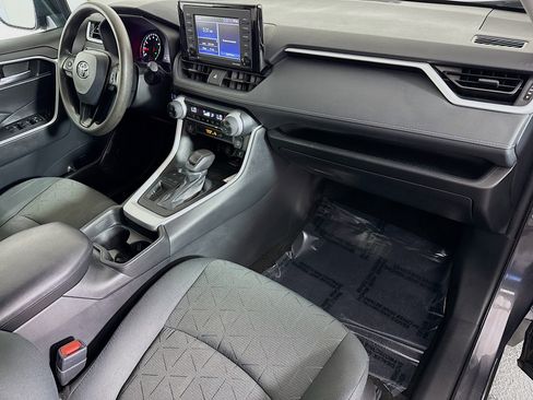 Used 2021 Toyota RAV4 XLE FWD image 30