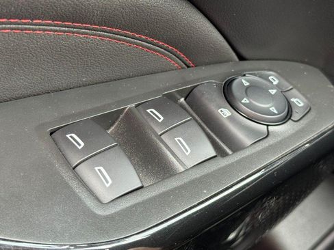 Used 2024 Chevrolet Trax RS w/ Sunroof Package FWD image 22