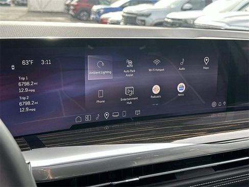 Used 2025 Cadillac Escalade ESV Premium Luxury image 43