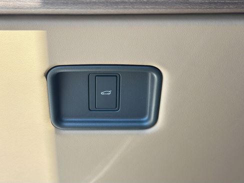 New 2026 Land Rover Range Rover SE image 36