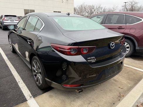 Used 2020 MAZDA MAZDA3 Premium image 4