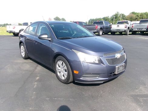 Used 2014 Chevrolet Cruze LS FWD image 3