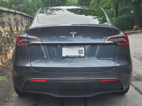 Used 2022 Tesla Model Y Long Range AWD/4WD image 8