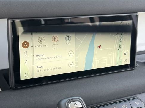 Used 2023 Land Rover Defender 110 SE image 14