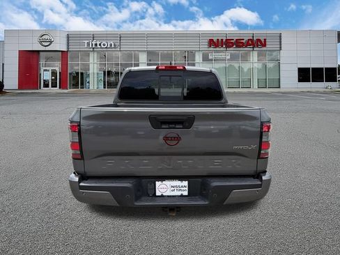 Used 2022 Nissan Frontier Pro-X RWD image 6
