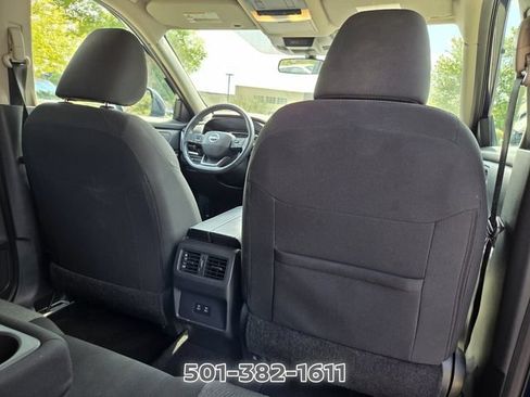 Used 2025 Nissan Rogue SV FWD image 19