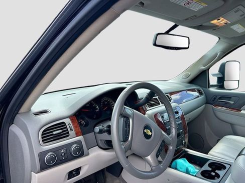 Used 2014 Chevrolet Silverado 2500 LTZ w/ LTZ Plus Package AWD/4WD image 6