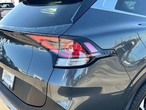 Used 2024 Kia Sportage EX image 40