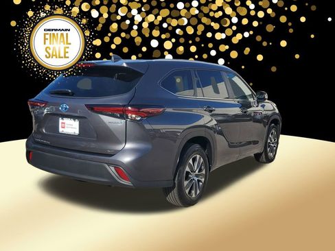 Certified 2024 Toyota Highlander XLE image 6