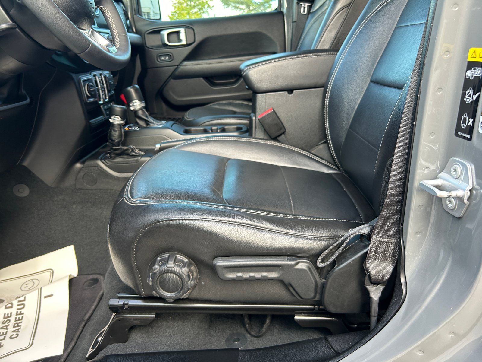 Used 2023 Jeep Wrangler Unlimited Sahara AWD/4WD image 14