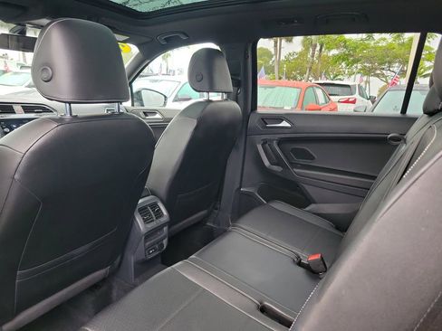 Certified 2021 Volkswagen Tiguan SE R-Line image 8