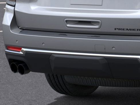 New 2025 Chevrolet Suburban Premier image 14