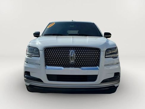 Used 2022 Lincoln Navigator Reserve image 3