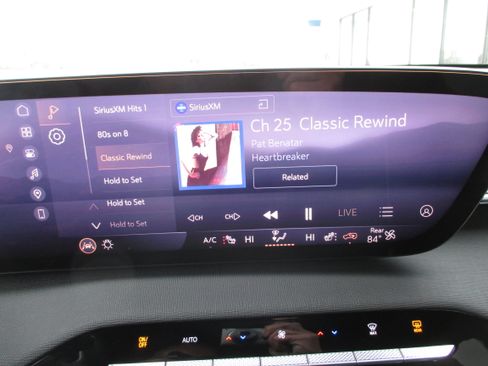 Used 2025 Buick Enclave Sport Touring image 21