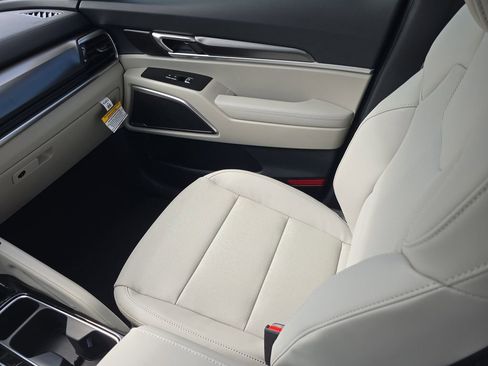New 2025 Kia Telluride S image 16