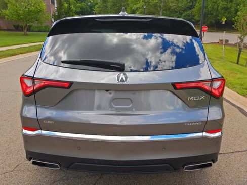 Used 2023 Acura MDX SH-AWD w/ Technology Package image 8