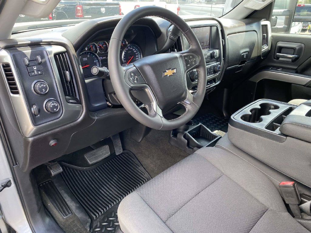 Used 2018 Chevrolet Silverado 2500 LT AWD/4WD image 14