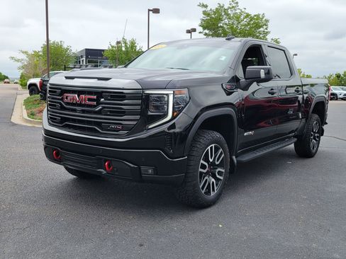 Used 2022 GMC Sierra 1500 AT4 w/ AT4 Premium Package AWD/4WD image 7
