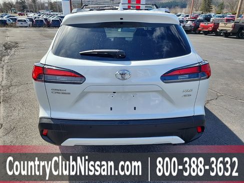 Used 2023 Toyota Corolla Cross XLE w/ Convenience Package image 7