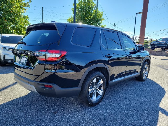Certified 2025 Honda Pilot EX-L image 4