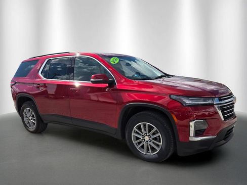 Used 2023 Chevrolet Traverse LT FWD image 2