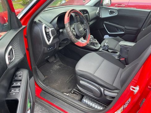 Used 2024 Kia Soul LX FWD image 7