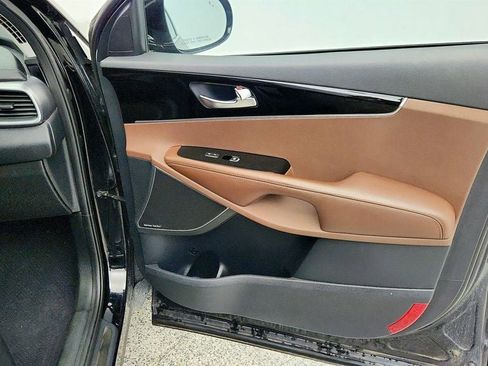 Used 2020 Kia Sorento SX image 28