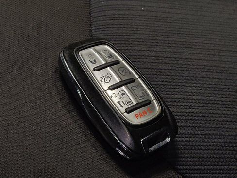 Used 2022 Chrysler Voyager LX FWD image 32