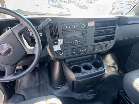 Used 2022 GMC Savana 3500 Extended w/ Power Convenience Package RWD image 10