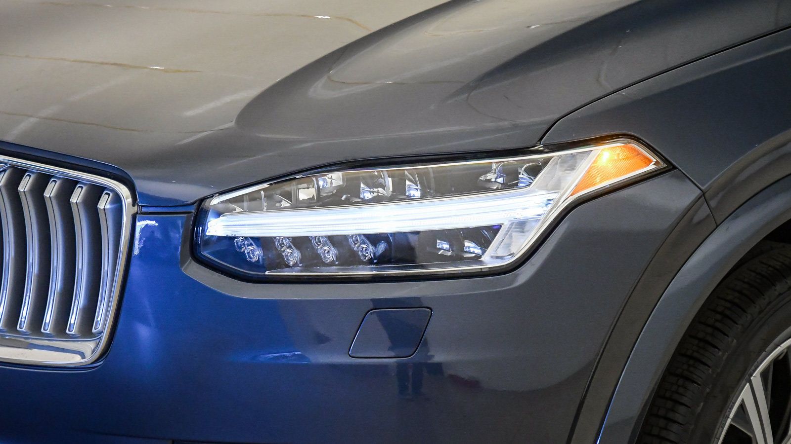 Certified 2023 Volvo XC90 B6 Plus w/ Protection Package Premier AWD/4WD image 9