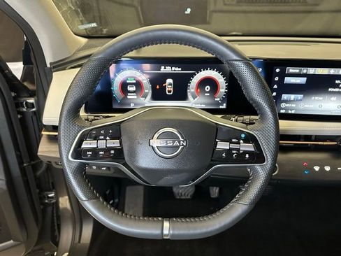 Used 2023 Nissan Ariya FWD image 24