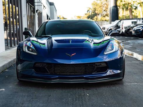 Used 2018 Chevrolet Corvette Z06 RWD image 3