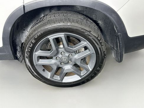 Used 2023 Honda Passport EX-L image 11