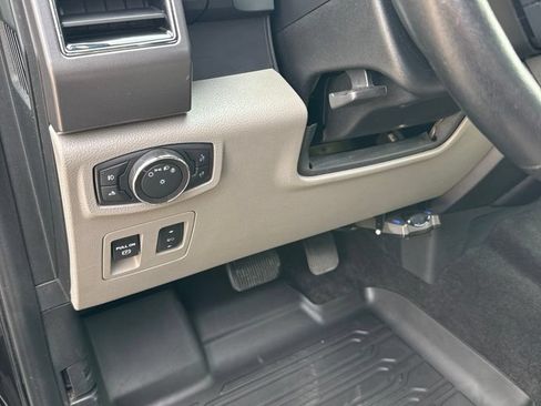 Used 2019 Ford F150 XLT w/ Equipment Group 302A Luxury AWD/4WD image 29