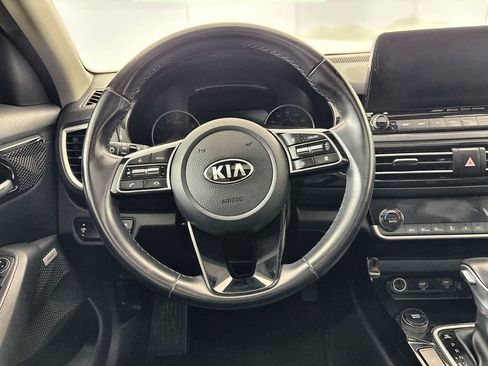 Used 2021 Kia Seltos SX w/ SX Sunroof Package AWD/4WD image 11